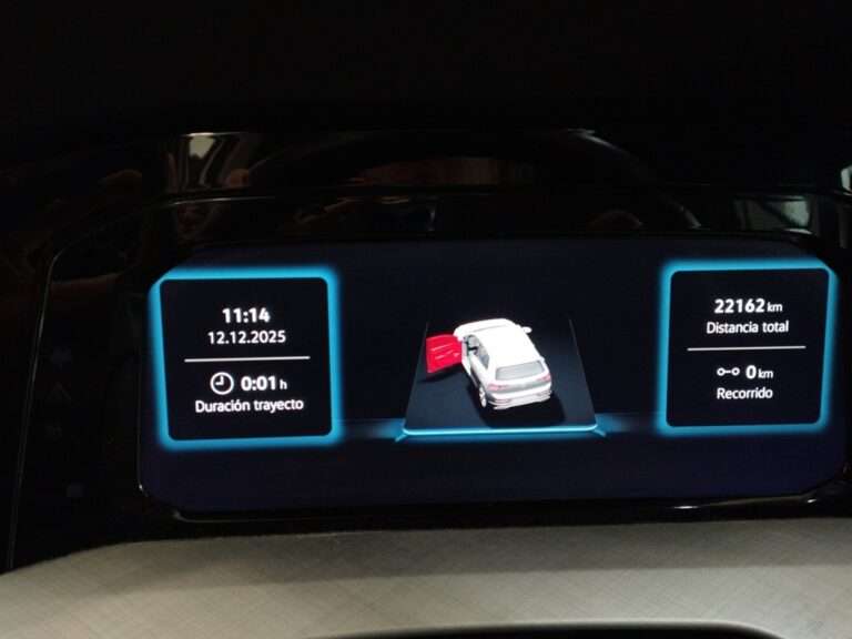 7859MYW_8_steering-wheel-drive_0_final