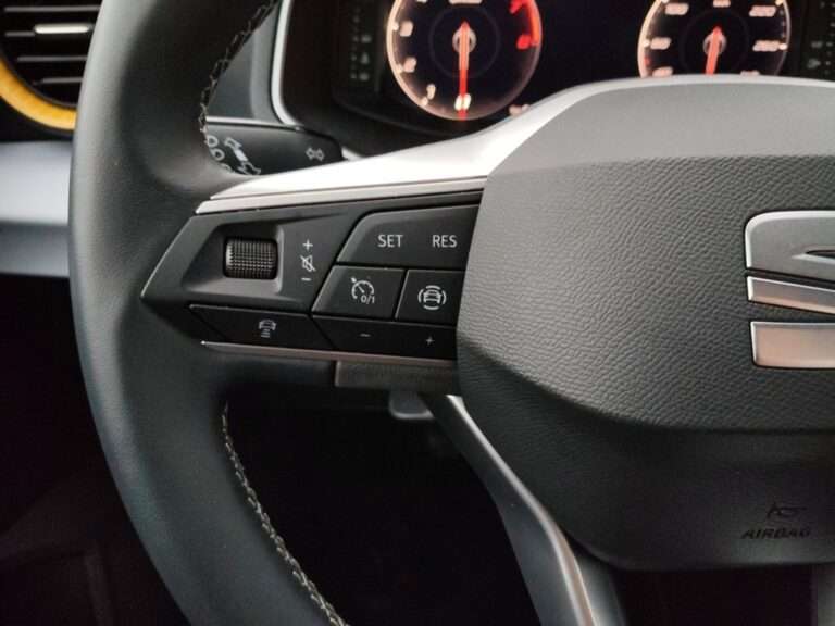 4367MYD_10_multifunction-steering-wheel-left_0_final