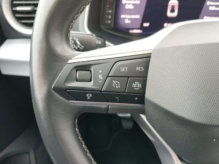 7072LWP_10_multifunction-steering-wheel-left_0_final