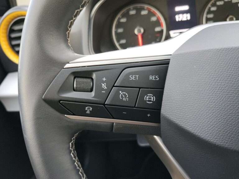 8810MBJ_10_multifunction-steering-wheel-left_0_final