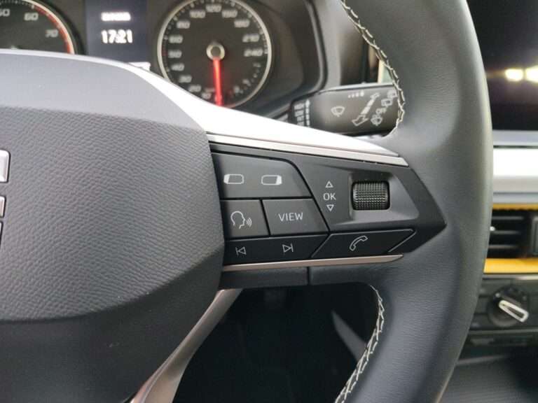 8810MBJ_9_multifunction-steering-wheel-right_0_final