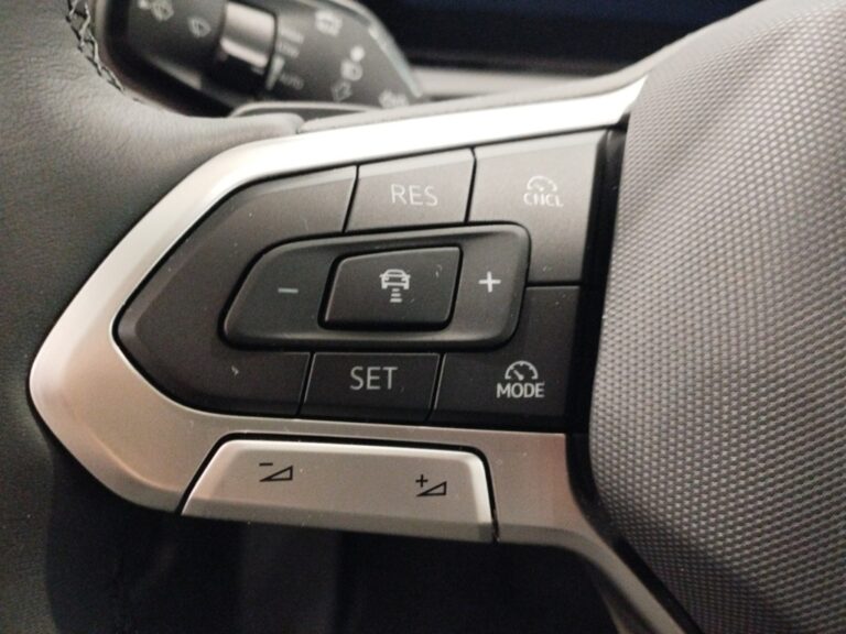 3182NHW_10_multifunction-steering-wheel-left_0_final