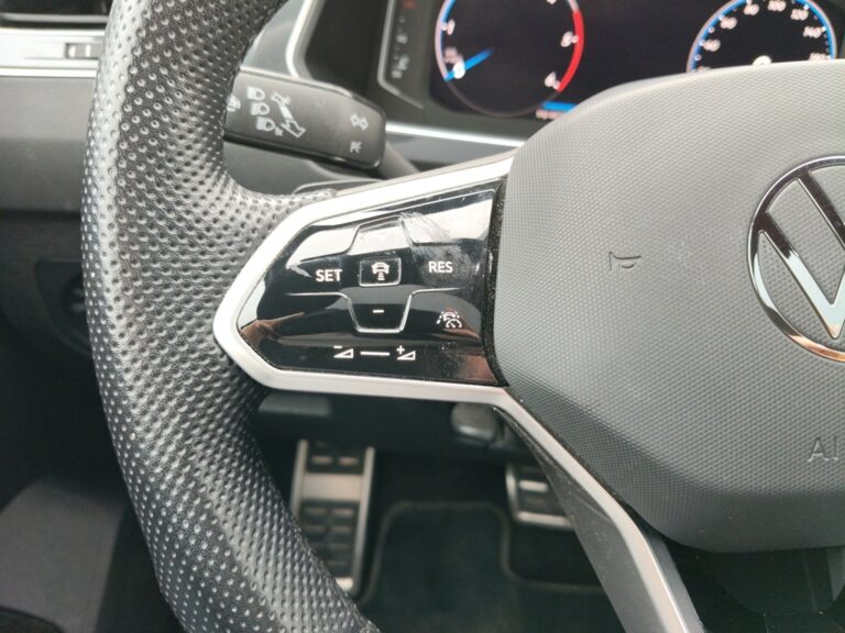 3391MGL_10_multifunction-steering-wheel-left_0_final