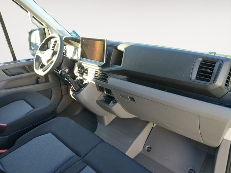 5257NHB_3_front-panel-passenger_0_final