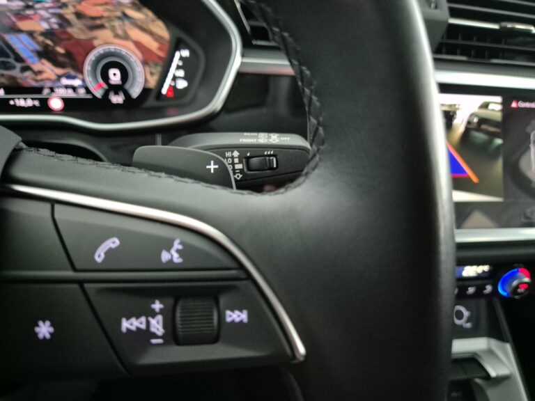 7958MPP_12_multifunction-steering-wheel-right_0_final