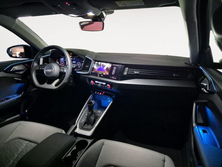 7984NBZ_11_steering-wheel-drive_0_final