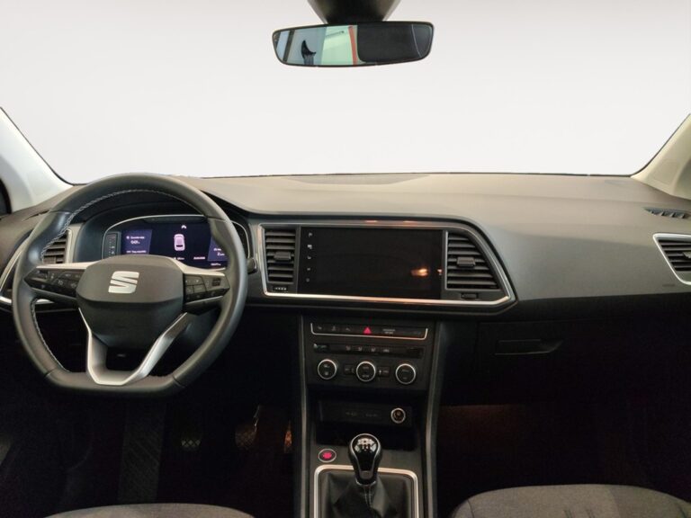 2160MYY_3_front-panel-passenger_0_final
