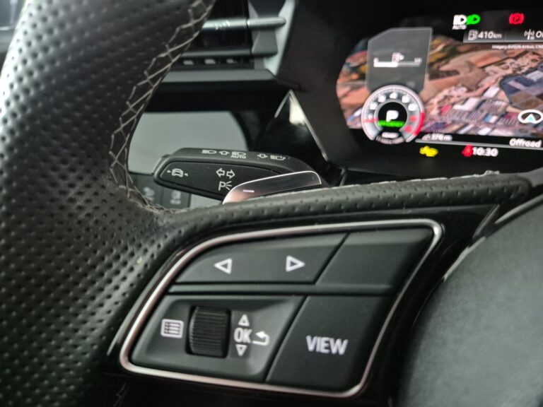 2234MZV_13_multifunction-steering-wheel-left_0_final