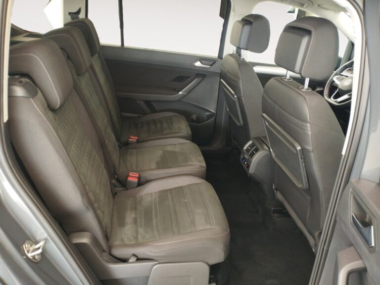 5904NBJ_5_rear-row-right_0_final