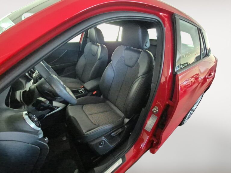 6866MYZ_11_steering-wheel-drive_0_final