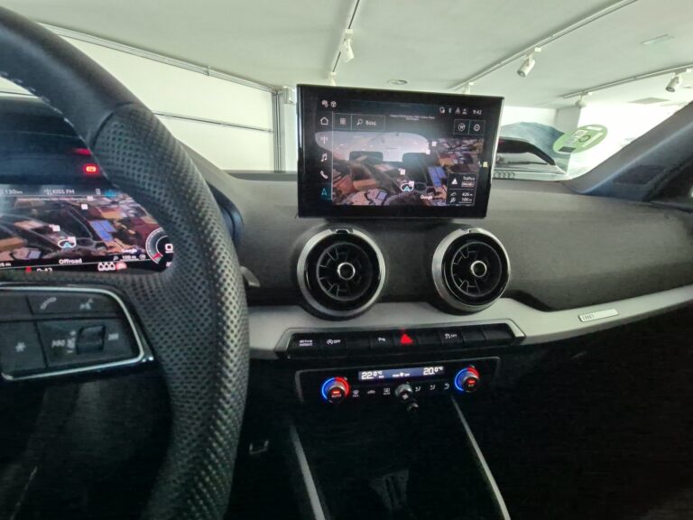 6866MYZ_12_multifunction-steering-wheel-right_0_final