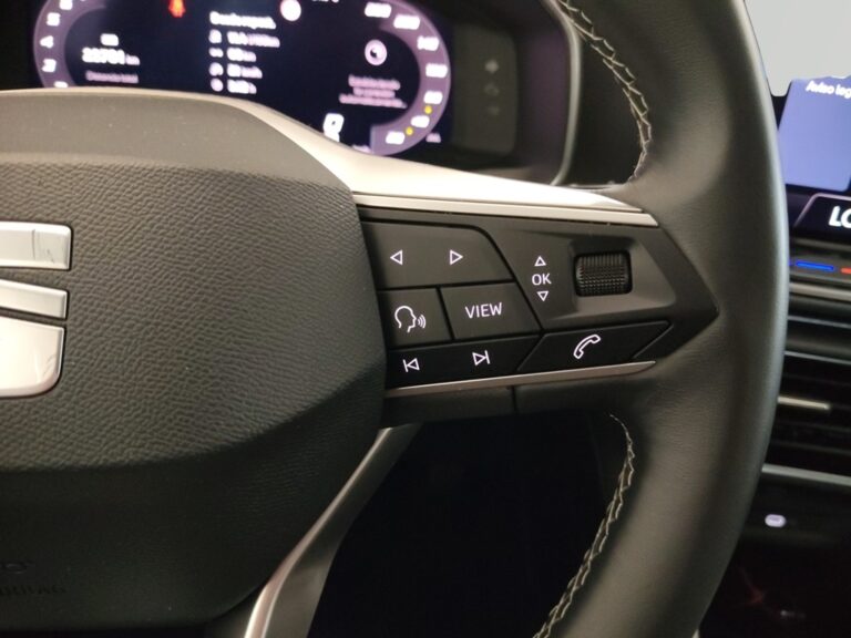 5294NBT_9_multifunction-steering-wheel-right_0_final