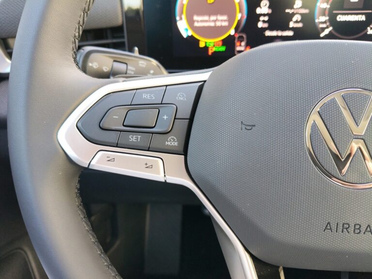 0145NNS_10_multifunction-steering-wheel-left_0_final