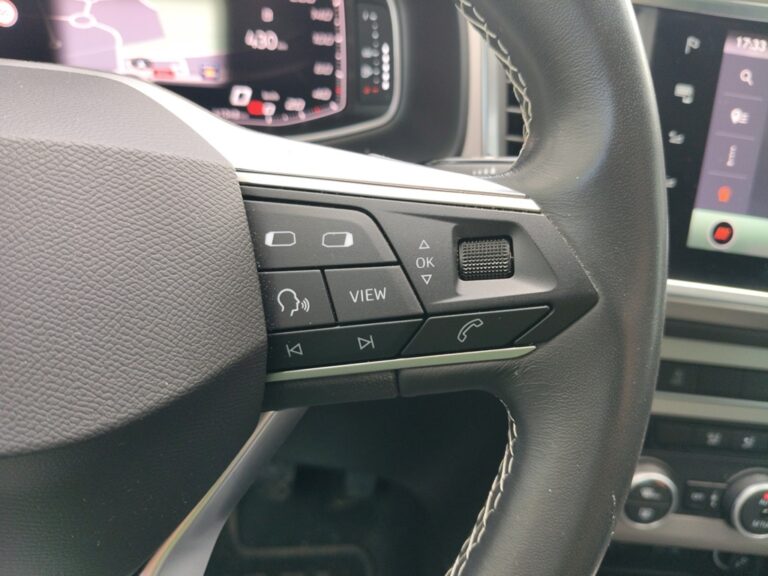 0348MCP_9_multifunction-steering-wheel-right_0_final