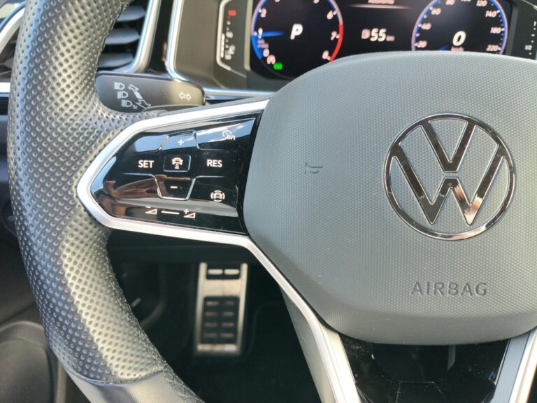 1848MDT_10_multifunction-steering-wheel-left_0_final