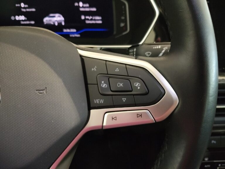 3590LYX_9_multifunction-steering-wheel-right_0_final
