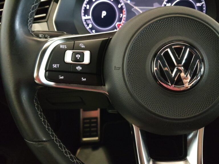 4961KWX_10_multifunction-steering-wheel-left_0_final