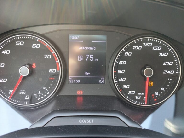 7421LXK_8_steering-wheel-drive_0_final