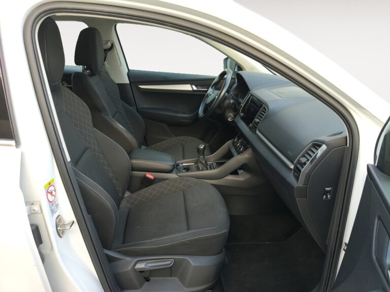 7593LPS_4_enter-codriver-driver_0_final