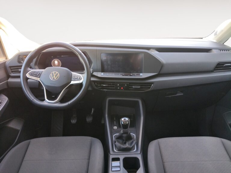 7830MZF_3_front-panel-passenger_0_final
