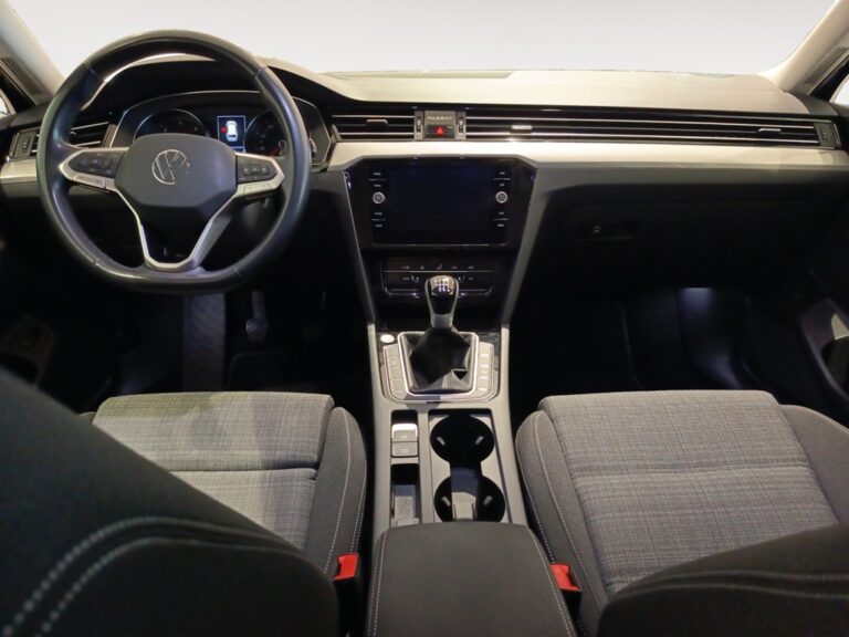 9688LZB_3_front-panel-passenger_0_final