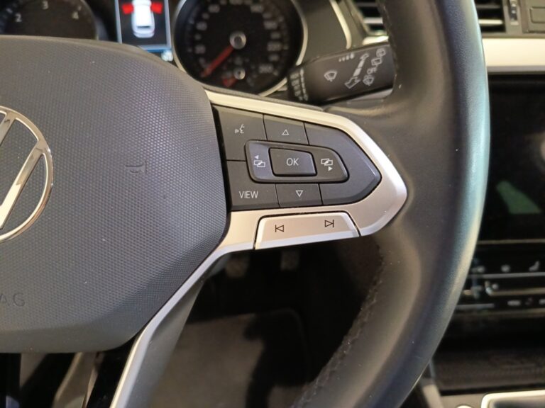 9688LZB_9_multifunction-steering-wheel-right_0_final
