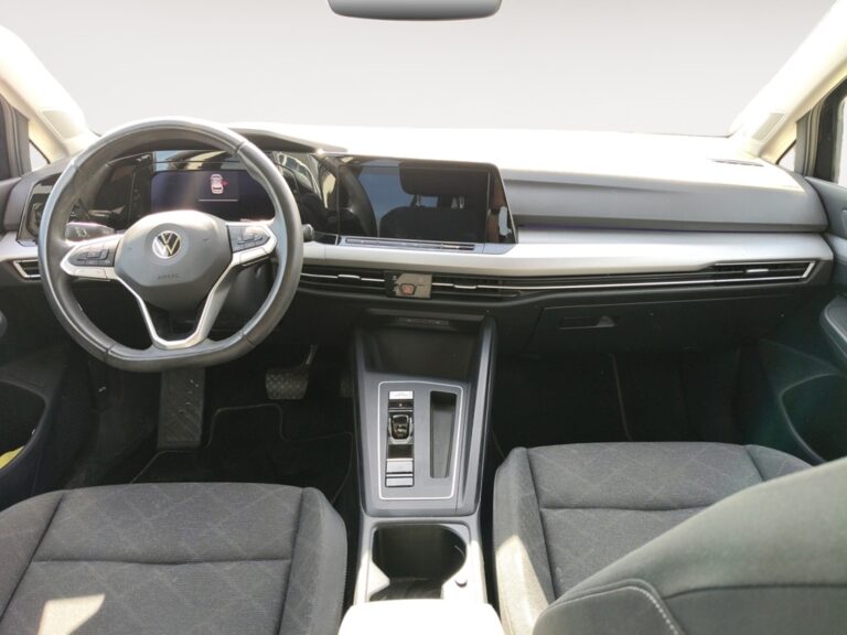 0029LWB_3_front-panel-passenger_0_final