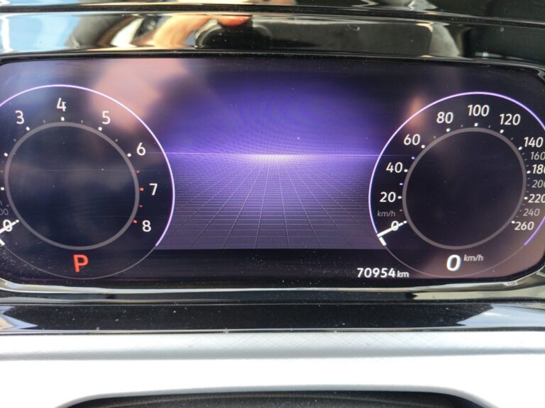 0029LWB_8_steering-wheel-drive_0_final