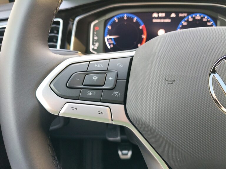 5174NMW_10_multifunction-steering-wheel-left_0_final