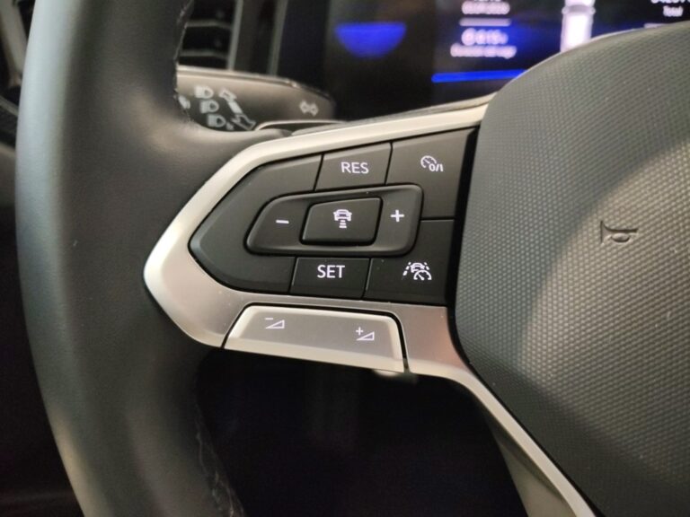 0320MJP_10_multifunction-steering-wheel-left_0_final