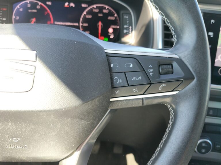 3998LZJ_9_multifunction-steering-wheel-right_0_final