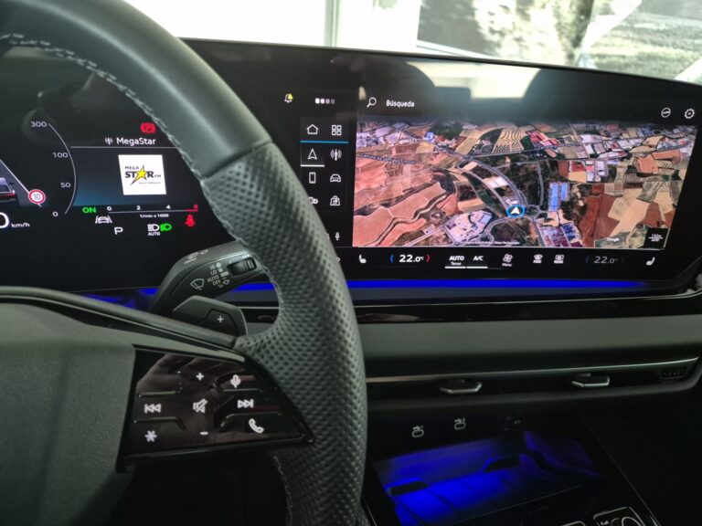 4080MZJ_12_multifunction-steering-wheel-right_0_final