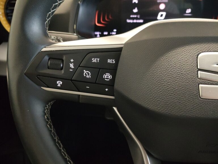 8026NCK_10_multifunction-steering-wheel-left_0_final