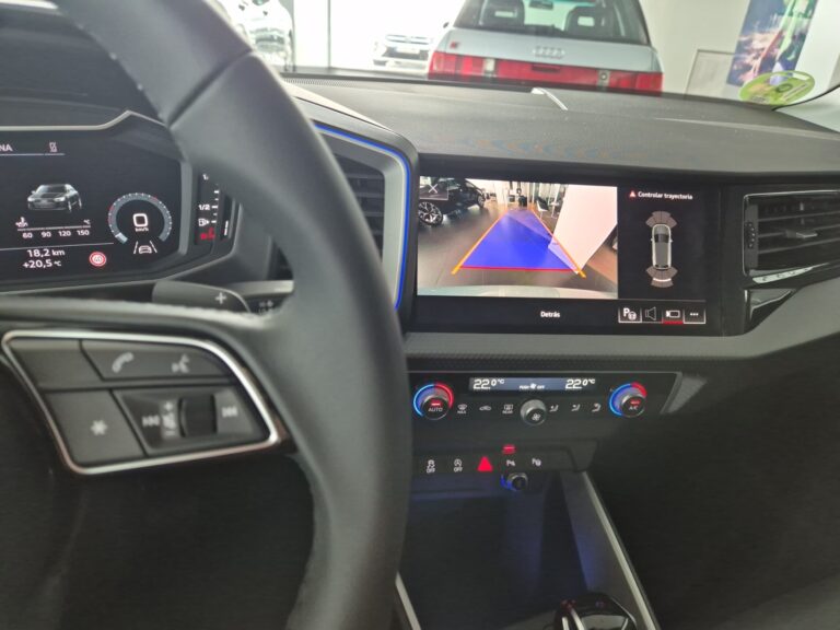 8871NJM_12_multifunction-steering-wheel-right_0_final
