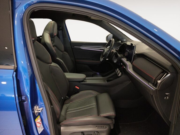 0411NDG_4_enter-codriver-driver_0_final