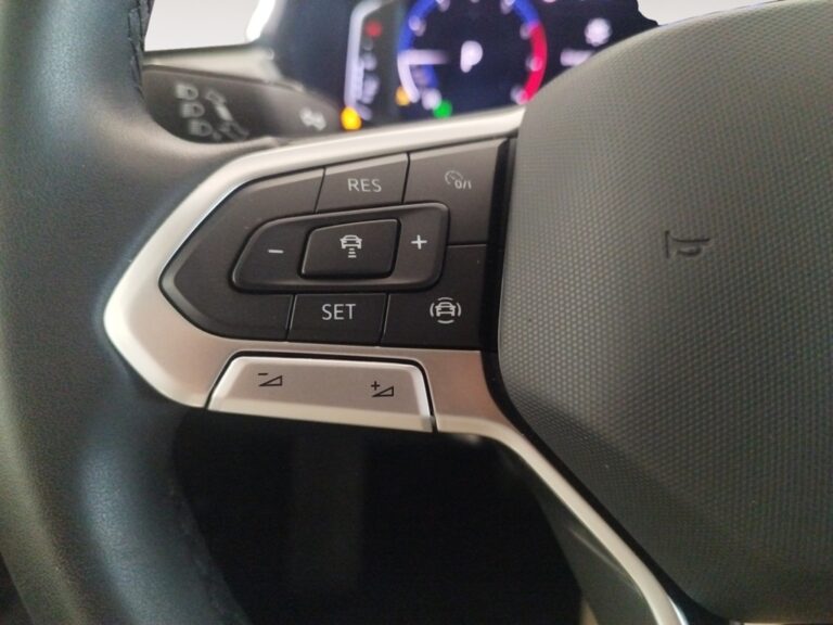 2384MZM_10_multifunction-steering-wheel-left_0_final