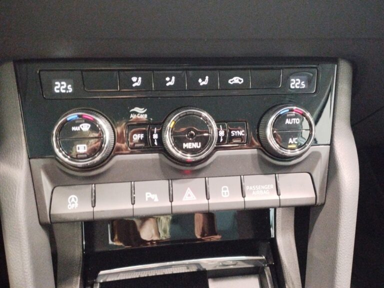 4298NNS_19_center-console-down_0_final