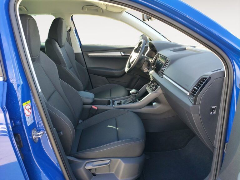 5881NBG_4_enter-codriver-driver_0_final
