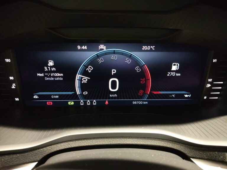 8414MJY_8_steering-wheel-drive_0_final